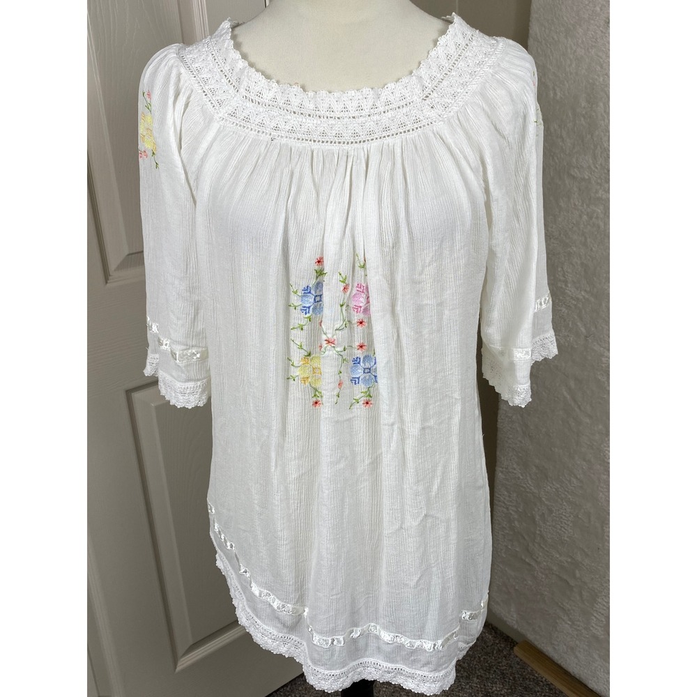 I.K. Collections Embroidered Peasant Top Crochet Trim Boho Blouse Medium‎